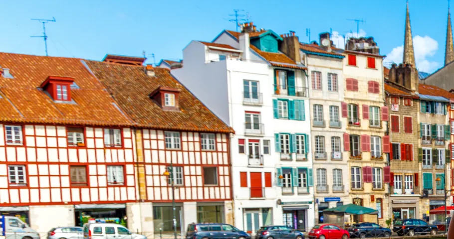 Meilleure ville retraité : Bayonne et les quais de la Nive, ville à taille humaine du Pays basque